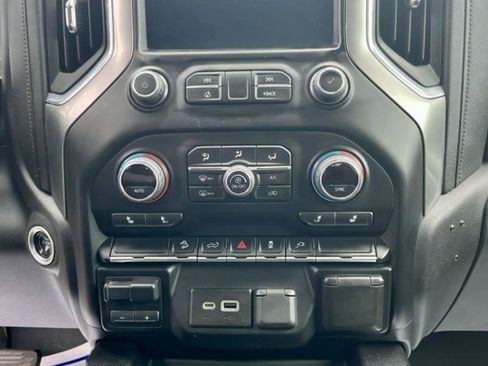 Used 2022 Chevrolet Silverado 1500 LT Trail Boss w/ Convenience Package II image 8