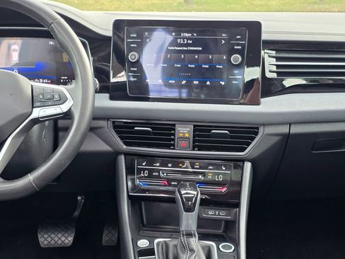 Used 2025 Volkswagen Jetta SE image 20