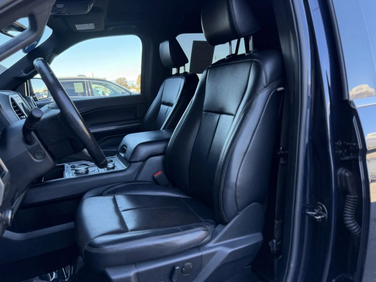 Used 2021 Ford Expedition XLT AWD/4WD image 16
