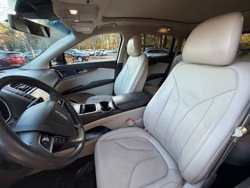 Used 2019 Lincoln Nautilus Reserve image 13