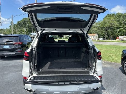 Used 2024 BMW X5 xDrive40i w/ Premium Package image 11