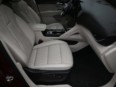 Used 2022 Buick Envision Avenir w/ Technology Package II AWD/4WD image 9
