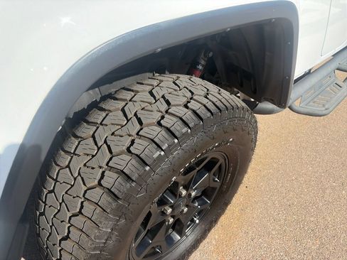 Used 2020 Jeep Gladiator Rubicon AWD/4WD image 12