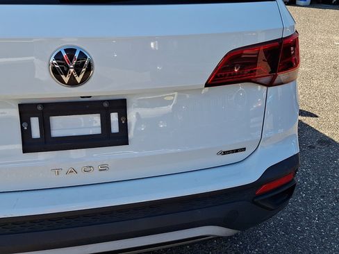 Used 2022 Volkswagen Taos S w/ IQ Drive S Package AWD/4WD image 16