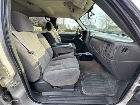 Used 2006 Chevrolet Silverado 2500 LT w/ Heavy-Duty Power Package image 22