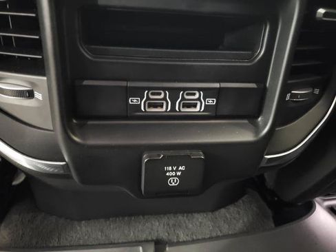Used 2022 RAM 1500 Laramie AWD/4WD image 13