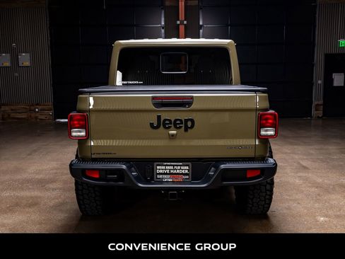 Used 2025 Jeep Gladiator Sport AWD/4WD image 7