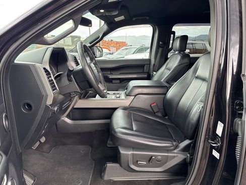 Used 2019 Ford Expedition XLT w/ Equipment Group 201A AWD/4WD image 13