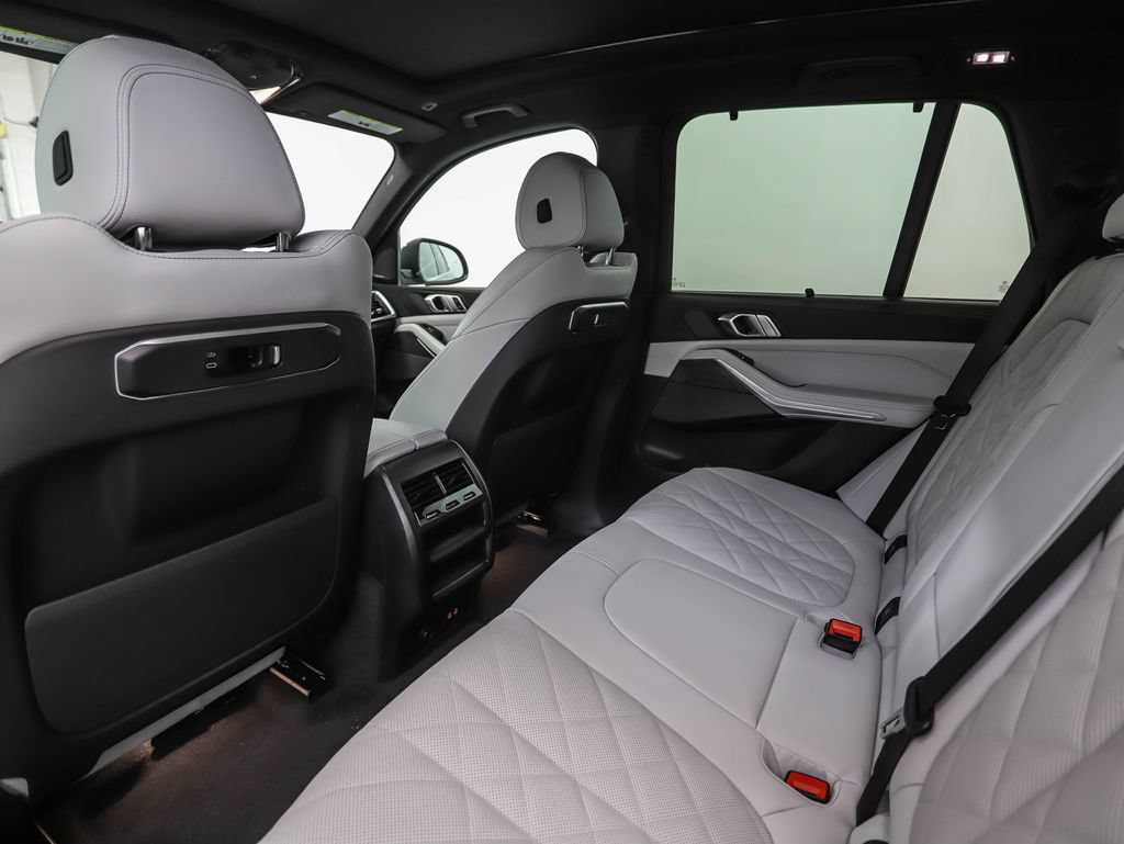 Used 2026 BMW X5 xDrive40i w/ Executive Package AWD/4WD image 21