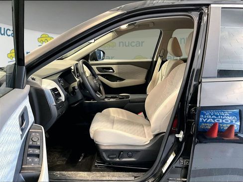 Used 2023 Nissan Rogue SV image 11