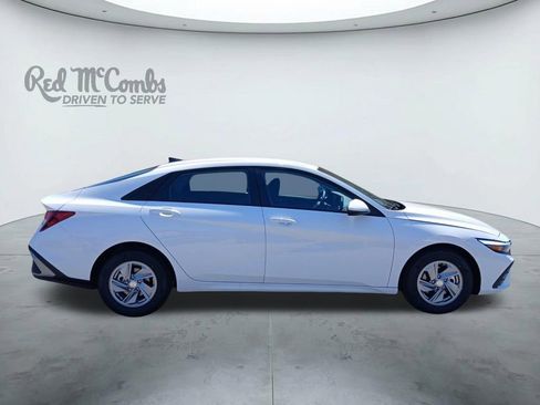 New 2026 Hyundai Elantra SE FWD image 6