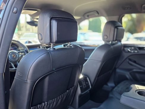 Used 2016 Porsche Macan S image 20
