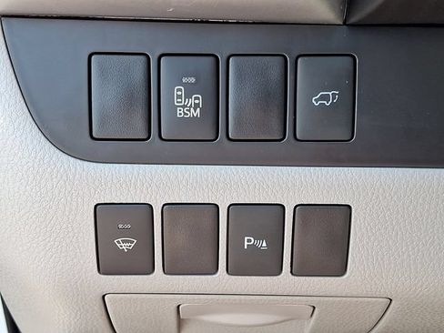 Used 2016 Toyota Highlander Limited AWD/4WD image 24