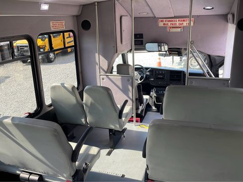 Used 2015 Chevrolet Express 3500 w/ Shuttle Bus Package image 30