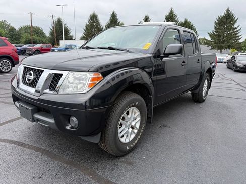 Used 2019 Nissan Frontier SV AWD/4WD image 2