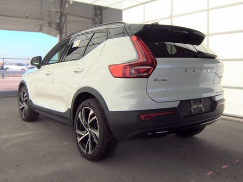Used 2021 Volvo XC40 T5 R-Design w/ Advanced Package AWD/4WD image 3