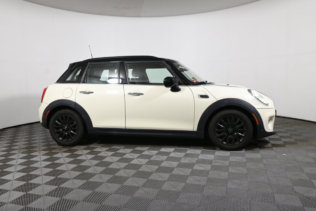Used 2020 MINI Cooper 4-Door Hardtop FWD image 8