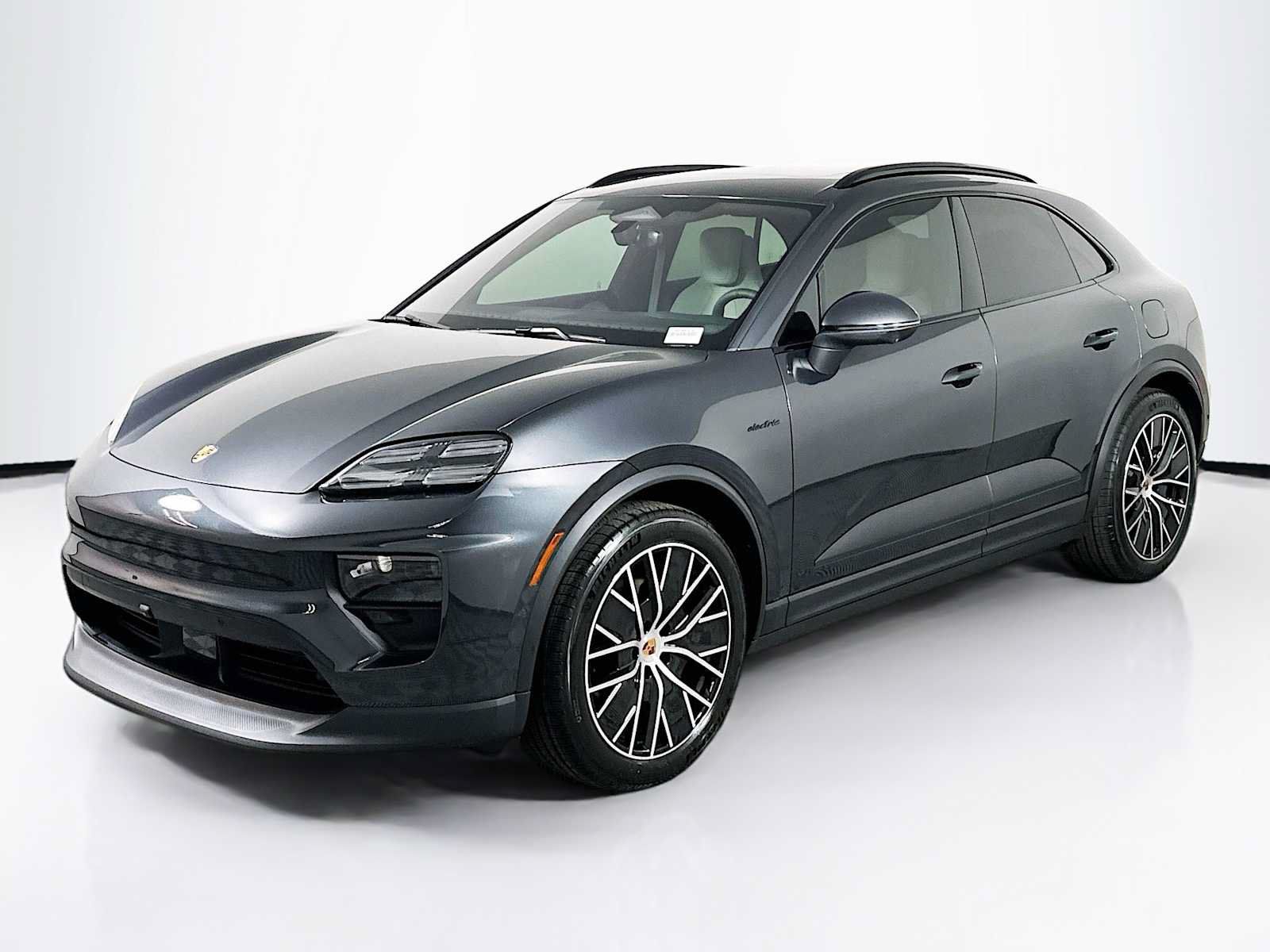 Used 2026 Porsche Macan Electric RWD image 1