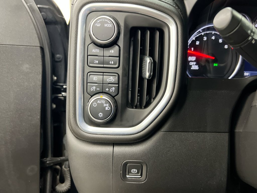Used 2021 Chevrolet Silverado 1500 RST w/ Z71 Off-Road Package AWD/4WD image 18