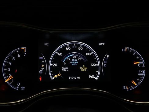 Used 2020 Jeep Grand Cherokee Limited image 2