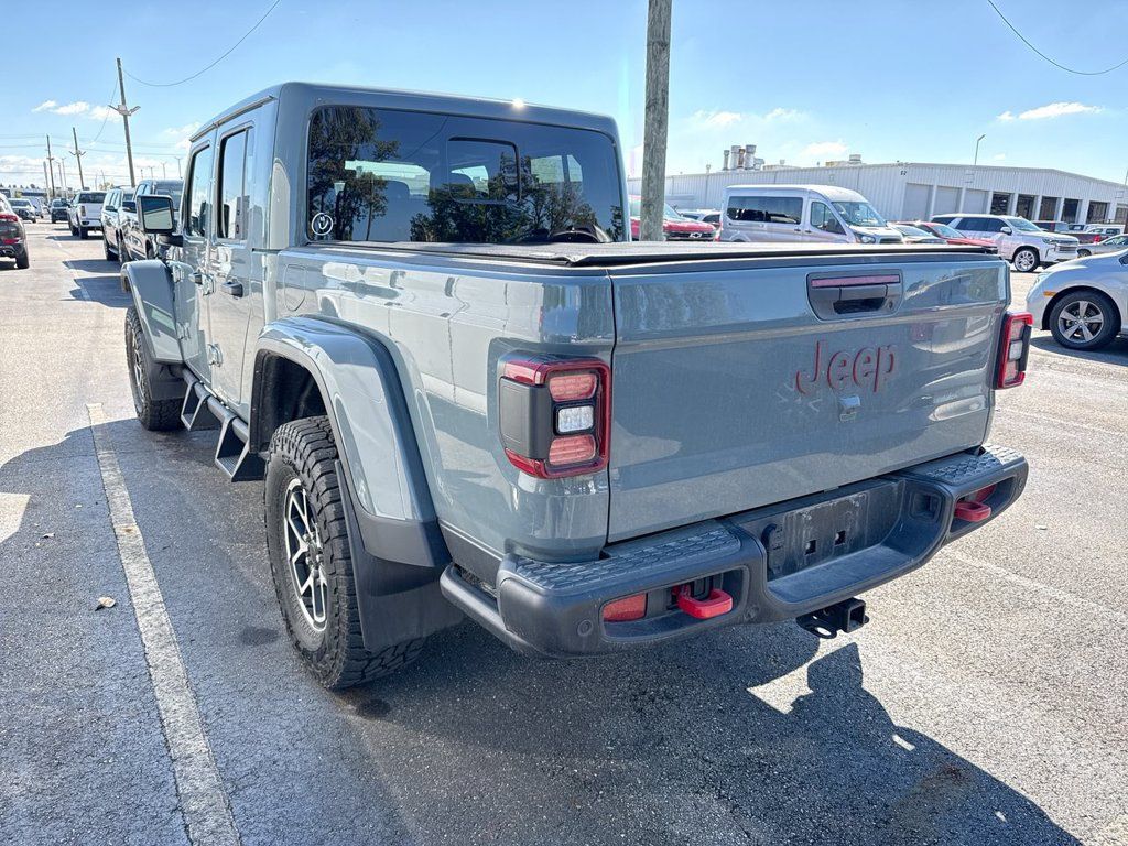 Used 2025 Jeep Gladiator Rubicon AWD/4WD image 2