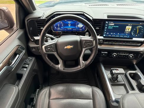 Used 2023 Chevrolet Silverado 1500 LT w/ Z71 Off-Road Package AWD/4WD image 15