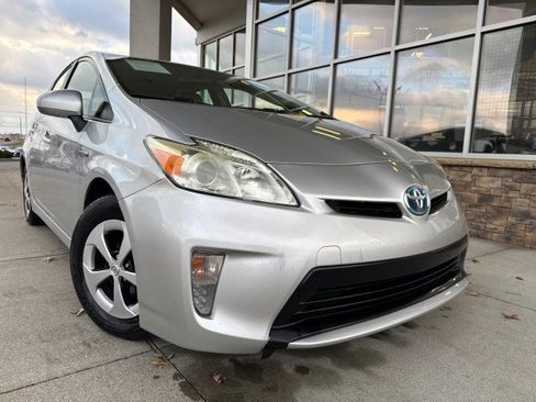 Used 2013 Toyota Prius Three image 2