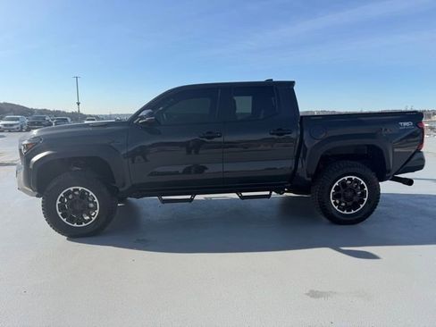 Used 2026 Toyota Tacoma TRD Off-Road w/ TRD Off Road Upgrade Package image 6