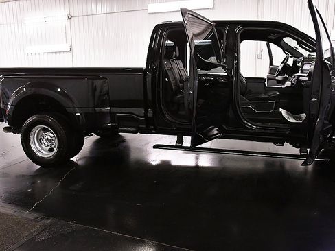 Used 2025 Ford F350 Platinum image 33