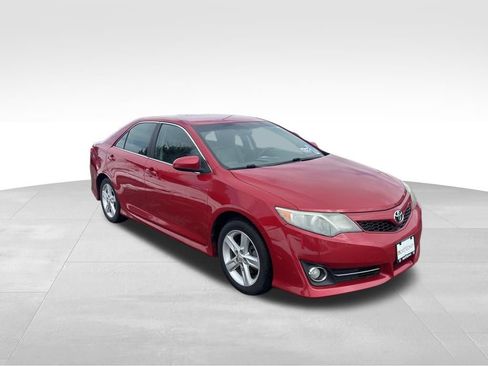Used 2014 Toyota Camry SE image 8