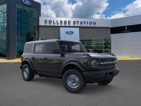 New 2025 Ford Bronco 4-Door image 7
