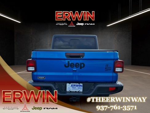 Used 2022 Jeep Gladiator Sport AWD/4WD image 6
