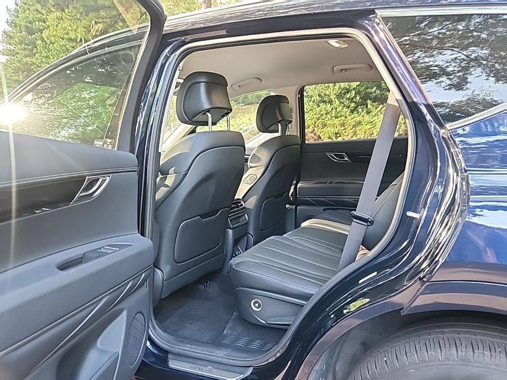 Used 2025 Genesis GV80 2.5T Standard AWD/4WD image 18