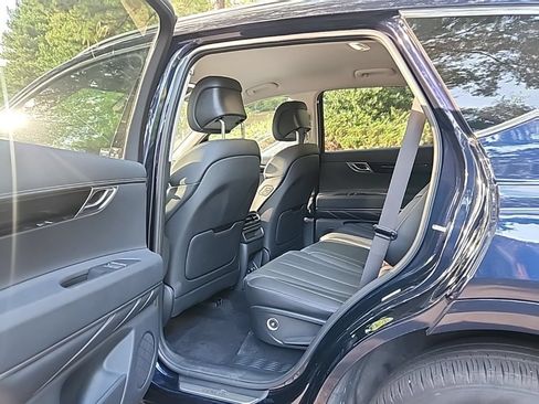 Used 2025 Genesis GV80 2.5T Standard AWD/4WD image 18