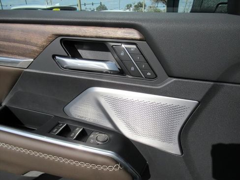 New 2026 GMC Acadia Denali Ultimate FWD image 19