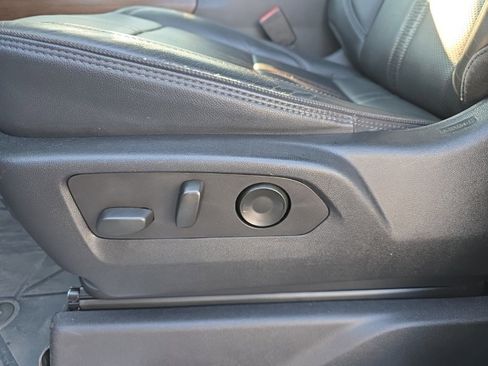 Used 2022 Chevrolet Silverado 1500 High Country image 16