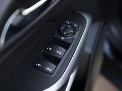 Used 2024 Chevrolet Trax LS w/ LS Convenience Package image 21