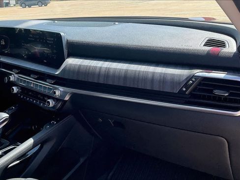 Certified 2024 Kia Telluride EX w/ EX Captain's Chair Package FWD image 21