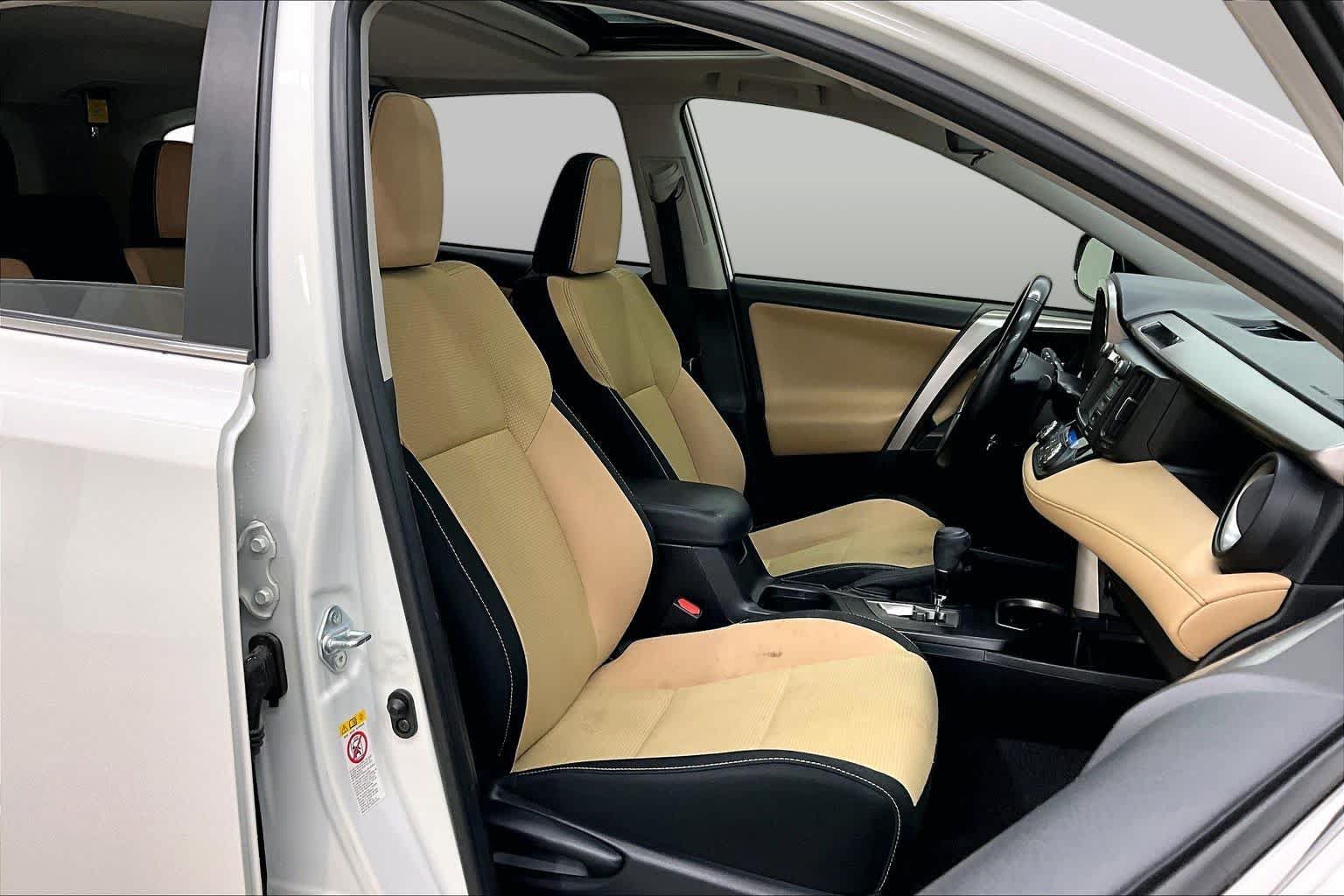 Used 2018 Toyota RAV4 XLE w/ Plus Extra Value Package FWD image 9