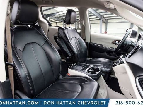 Used 2021 Chrysler Voyager Lxi FWD image 18