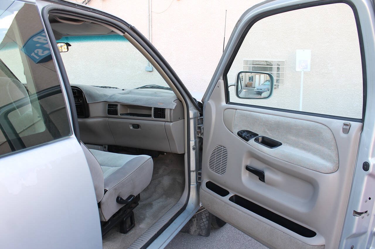 Used 1996 Dodge Ram 1500 Truck 2WD Club Cab image 30