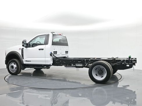 New 2025 Ford F550 2WD Regular Cab Super Duty image 5