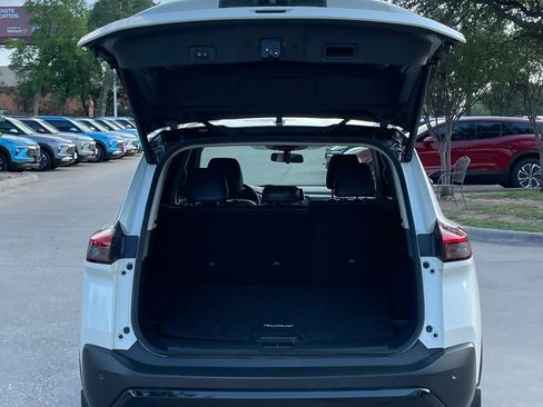 Used 2023 Nissan Rogue SV w/ SV Premium B Package image 26