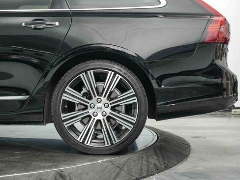 Used 2021 Volvo V90 T6 Inscription w/ Climate Package image 15