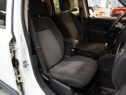 Used 2014 Jeep Patriot Latitude image 23