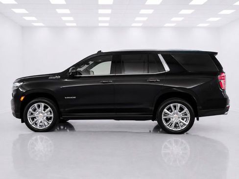 Used 2021 Chevrolet Tahoe High Country w/ Premium Package AWD/4WD image 9