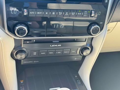 Used 2023 Lexus GX 460 Premium w/ Premium Package AWD/4WD image 36