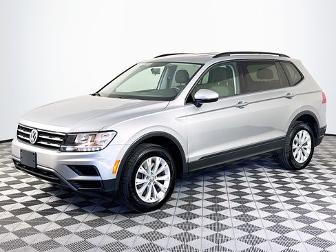 Used 2020 Volkswagen Tiguan S image 4