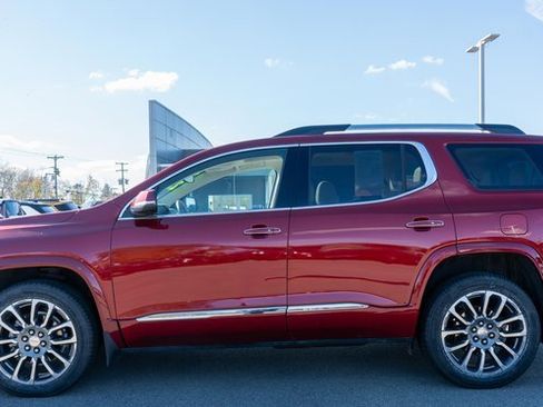 Used 2022 GMC Acadia Denali w/ Trailering Package image 9