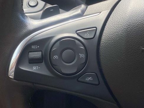 Used 2018 Buick LaCrosse Essence FWD image 19